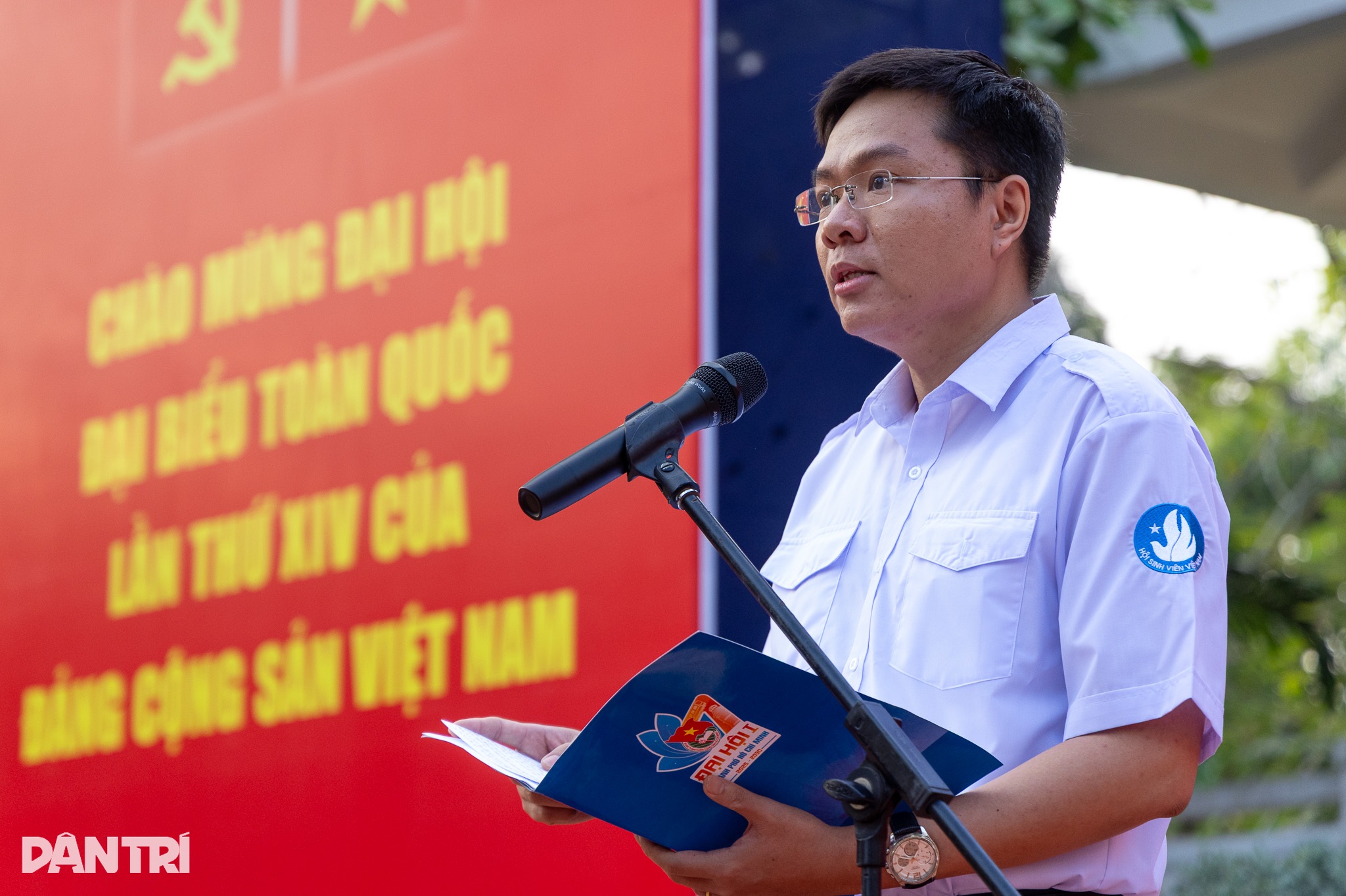 Hơn 700 sinh viên TPHCM tham dự Lễ chào cờ hướng về Đại hội XIV của Đảng - 4