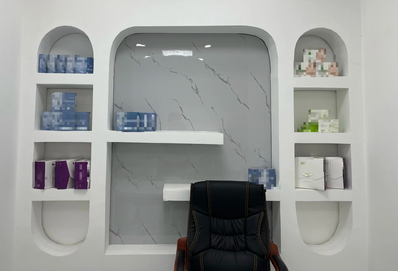 TP.HCM ra quân mạnh tay với thuốc giả, mỹ phẩm trôi nổi, khám chữa bệnh chui- Ảnh 1. TP.HCM ra quân mạnh tay với thuốc giả, mỹ phẩm trôi nổi, khám chữa bệnh chui- Ảnh 1.