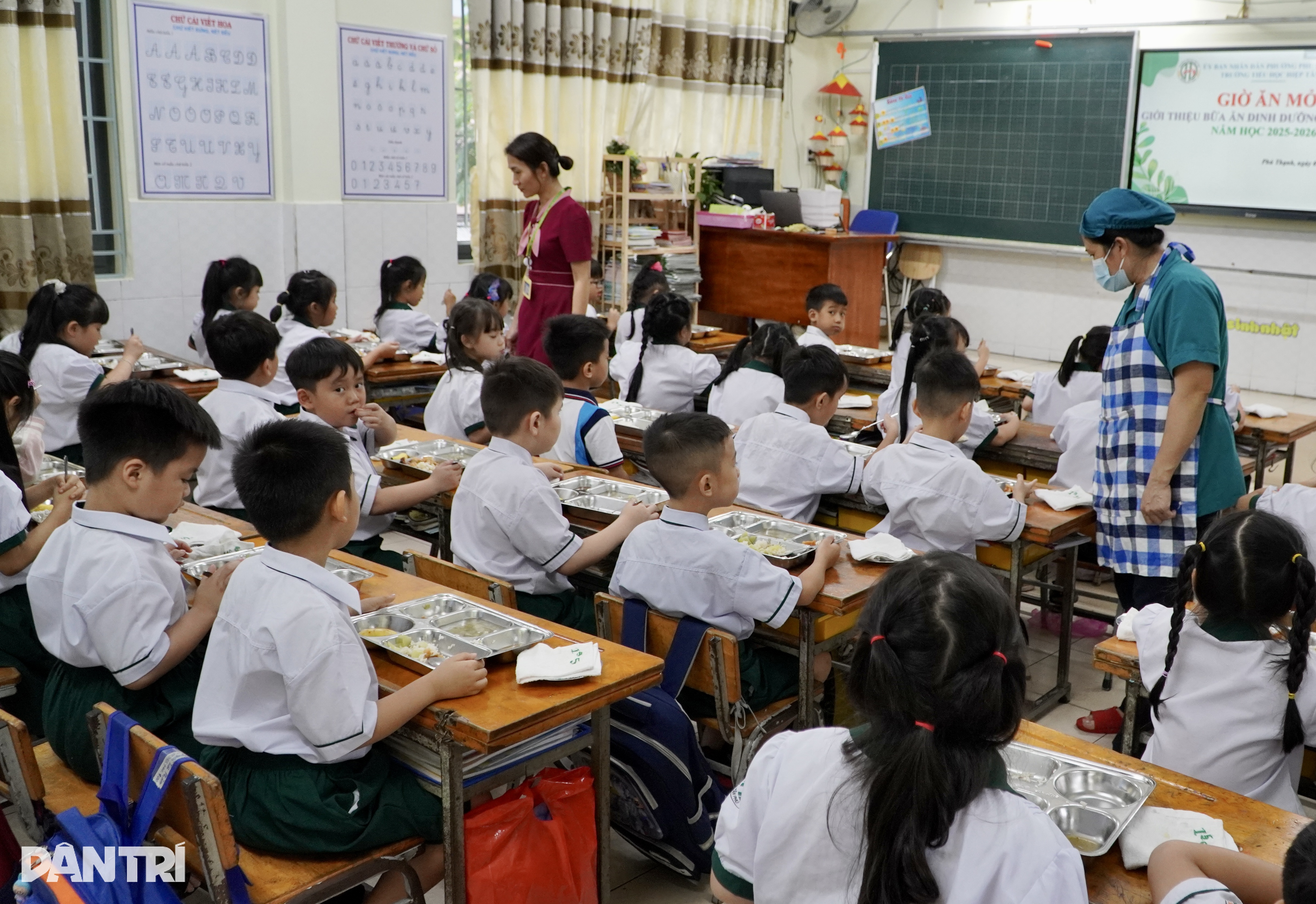 TPHCM: Không dùng dầu chiên lại, đồ nhựa một lần trong bữa ăn bán trú - 3