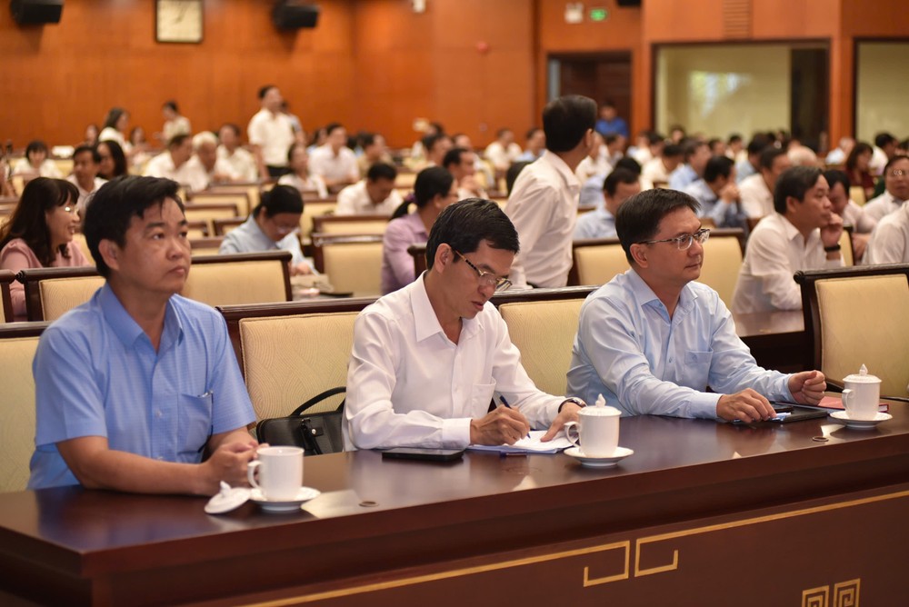 Ủy viên Bộ Chính trị, Bí thư Thành ủy Trần Lưu Quang chủ trì hội nghị thông báo kết quả Đại hội XIV tại TP.HCM-dai-hoi-XIV-truc-tuyen 4.jpg