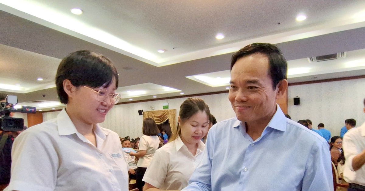 Bí thư Thành ủy TP.HCM Trần Lưu Quang thăm hỏi, chúc Tết người lao động