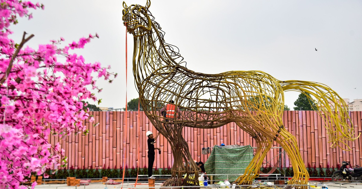 Thêm nhiều khu đất vàng ở TP.HCM 'thay áo mới', dần thành công viên, vườn hoa đón Tết