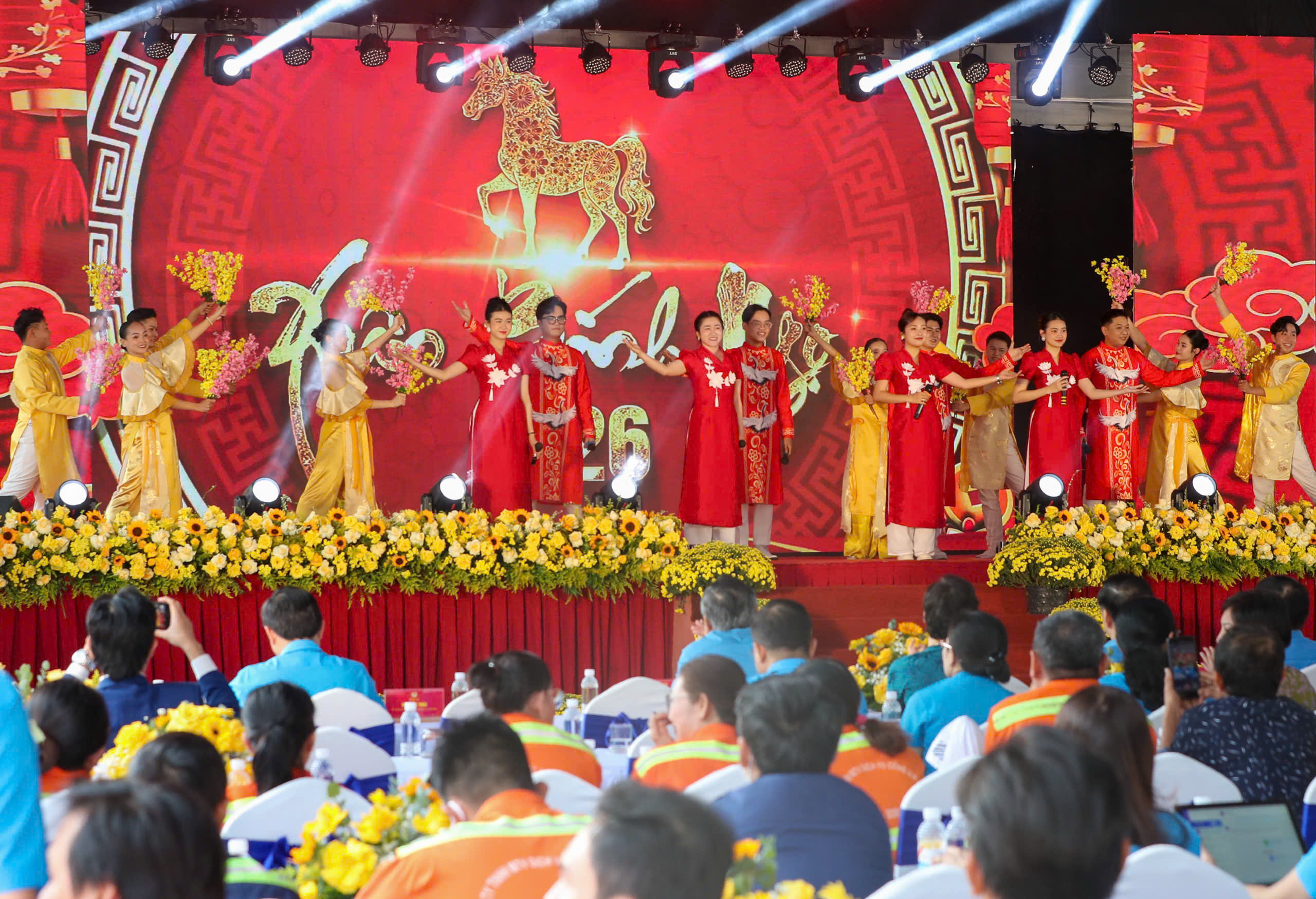 12 triệu lượt đoàn viên, người lao động được Công đoàn chăm lo Tết - Ảnh 1.