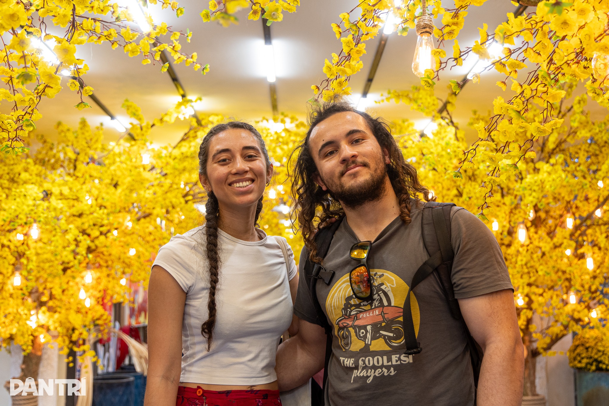 6 linh vật ngựa vàng khổng lồ hút khách tại TPHCM dịp Tết Bính Ngọ - 9 6 linh vật ngựa vàng khổng lồ hút khách tại TPHCM dịp Tết Bính Ngọ - 9