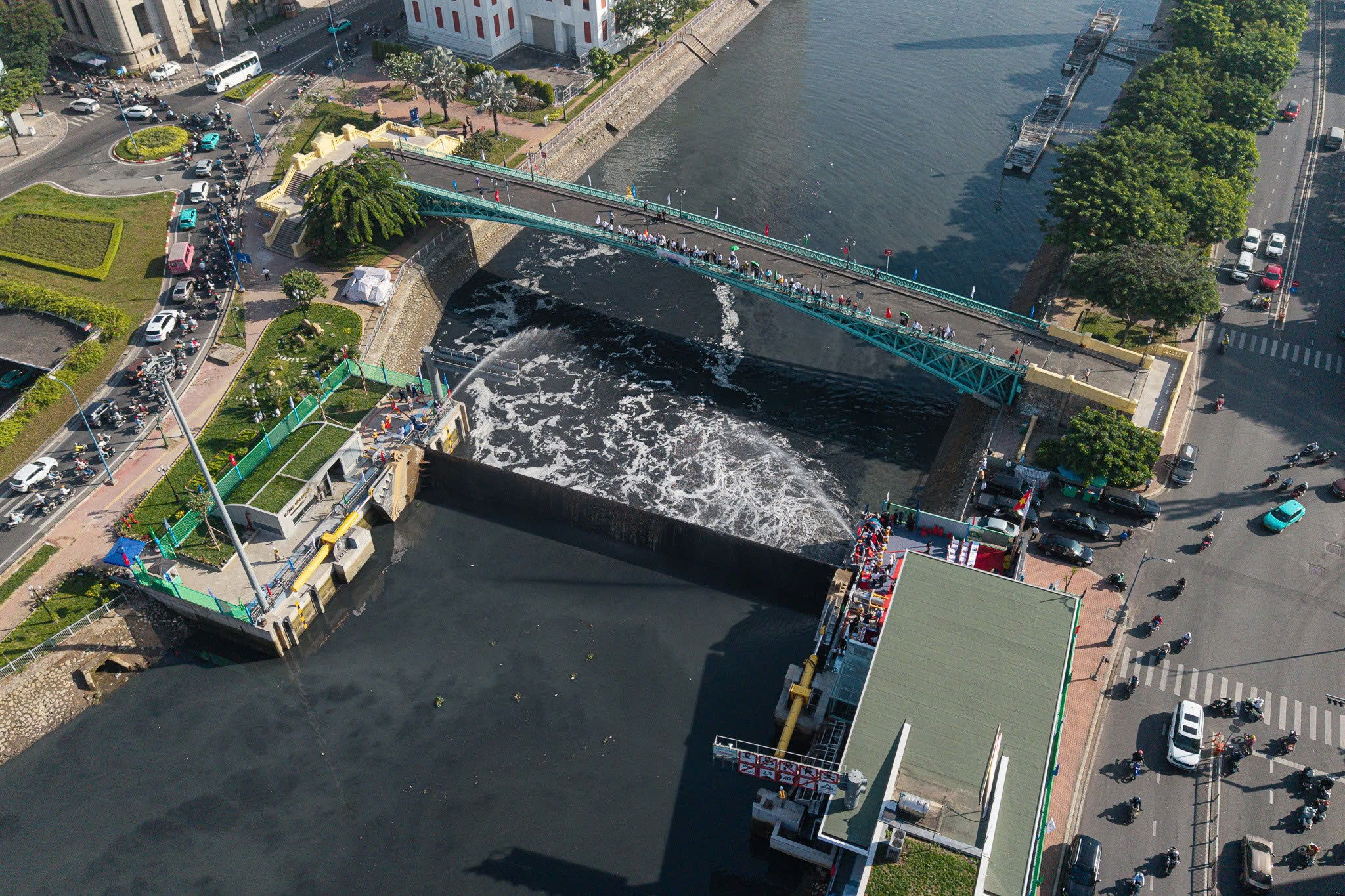 TP.HCM chính thức tái khởi động hệ thống cống ngăn triều chống ngập 10.000 tỉ- Ảnh 5. TP.HCM chính thức tái khởi động hệ thống cống ngăn triều chống ngập 10.000 tỉ- Ảnh 5.