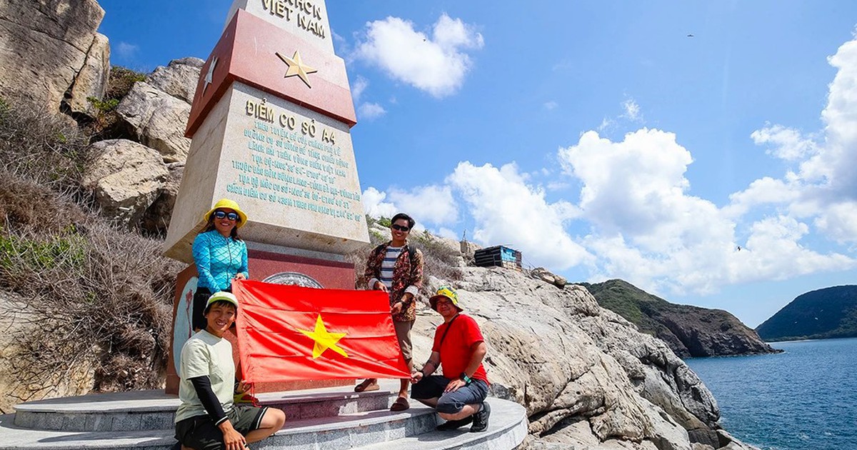 TP.HCM đưa thế hệ trẻ, cán bộ, công chức về nguồn tại Côn Đảo