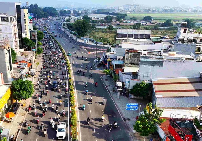 TPHCM xén dải phân cách đường Cộng Hòa, mở thêm làn giảm kẹt xe