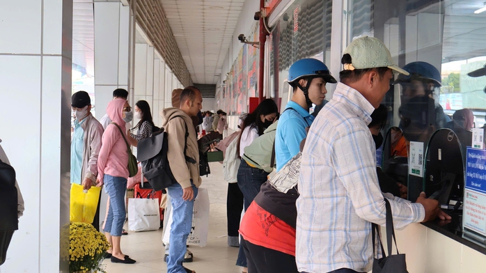Bến xe Miền Tây tăng cường phương án phục vụ hành khách dịp Tế - Ảnh 1.
