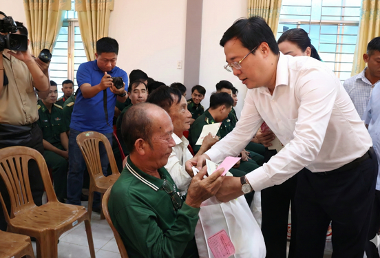 Lan tỏa nghĩa tình TP HCM - Ảnh 1. Lan tỏa nghĩa tình TP HCM - Ảnh 1.