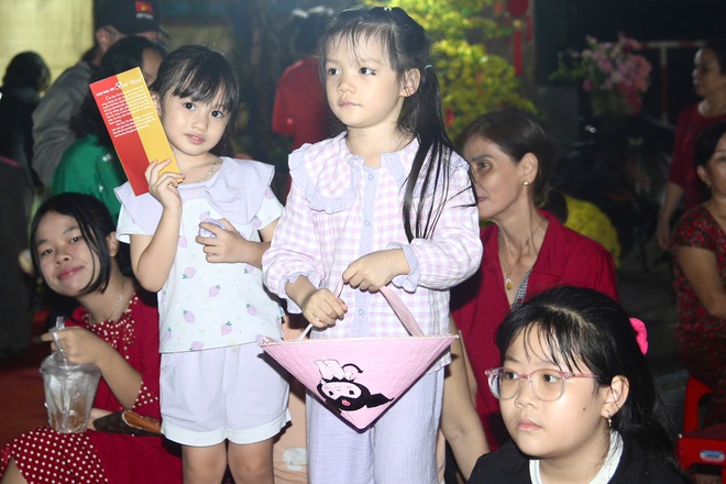 TPHCM: Khai mạc Chợ hoa Tết Bình Đông - Xuân Bính Ngọ 2026 - Ảnh 7.