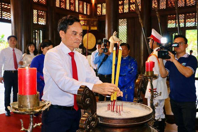 Lãnh đạo TPHCM dâng cúng bánh tét lên Quốc Tổ Hùng Vương - Ảnh 15.