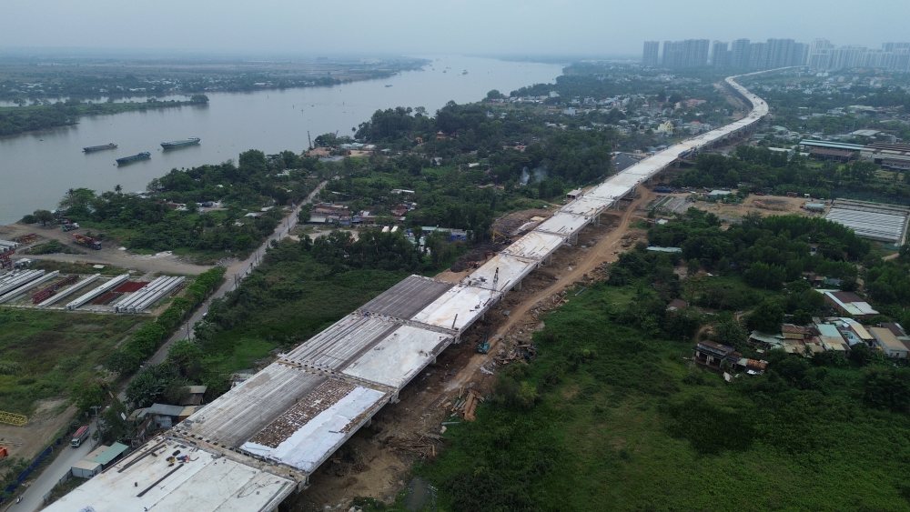 Hình ảnh Vành đai 3 trên cao dần nối liền mạch, khẳng định nỗ lực thi công không nghỉ để đưa dự án về đích đúng hẹn. Ảnh: Anh Tú