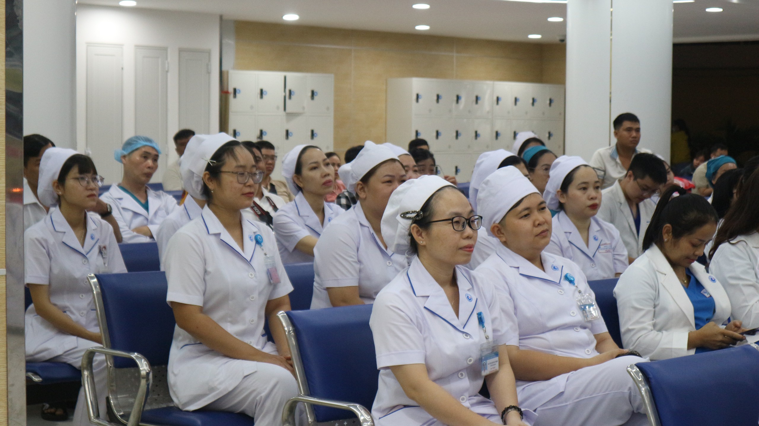 Мало кто знает, как проходит Тет (вьетнамский Новый год) для врачей… - Фото 7.