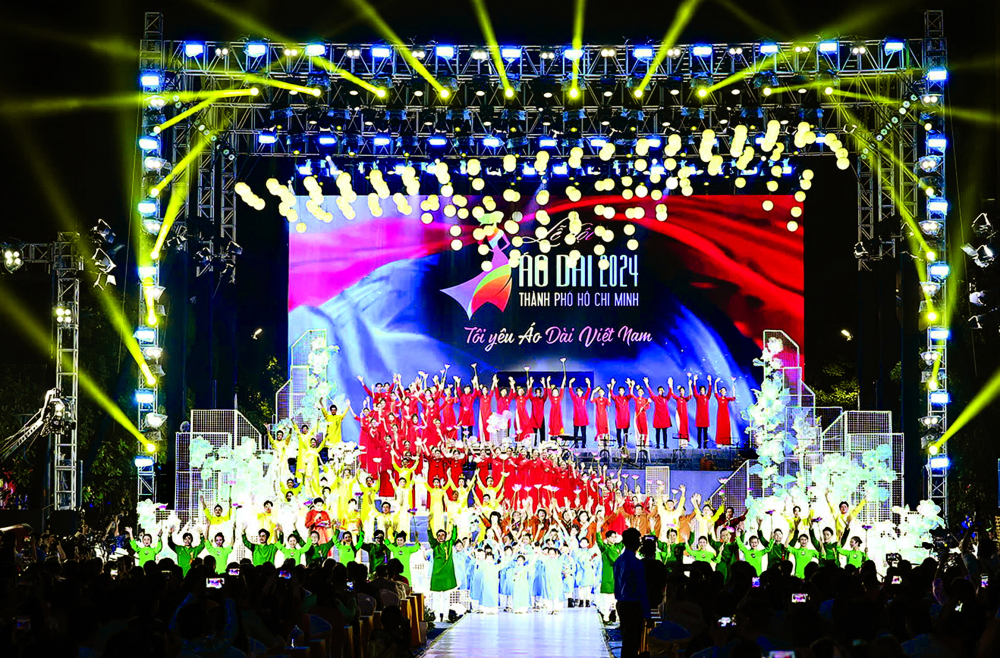 TPHCM vươn tầm thế giới từ cội nguồn, giá trị văn hóa dân tộc Lễ hội áo dài TPHCM năm 2024 - Ảnh do ban tổ chức cung cấp