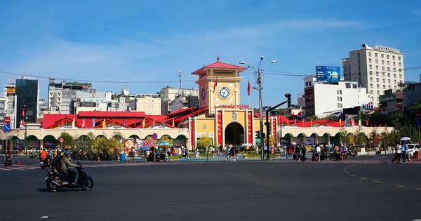 Thành phố Hồ Chí Minh: Gương mẫu, tiên phong đưa nghị quyết vào cuộc sống