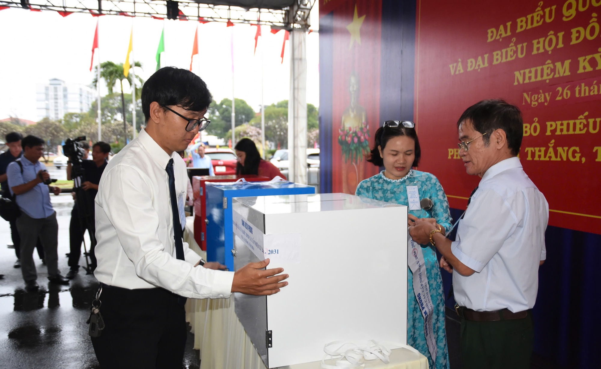 Bầu cử sớm TPHCM 2026: Khai mạc thành công tại 4 khu vực bỏ phiếu - Ảnh 9. Bầu cử sớm TPHCM 2026: Khai mạc thành công tại 4 khu vực bỏ phiếu - Ảnh 9.