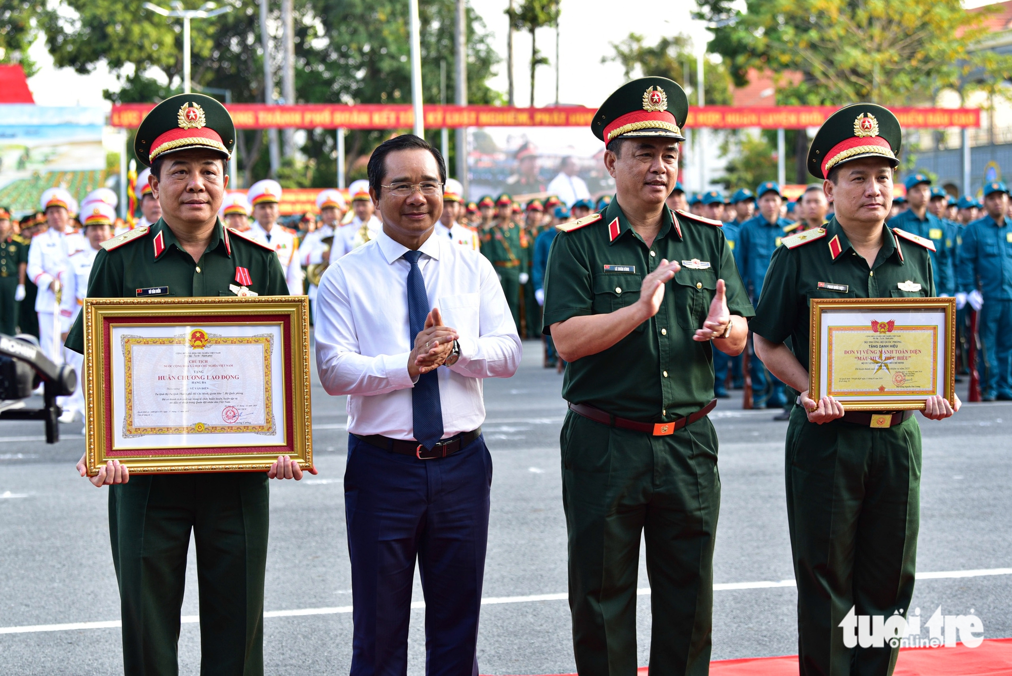 Chủ tịch UBND TP.HCM Nguyễn Văn Được: Nhiệm vụ quốc phòng ngày càng cao, cần sẵn sàng tránh bất ngờ - Ảnh 4.