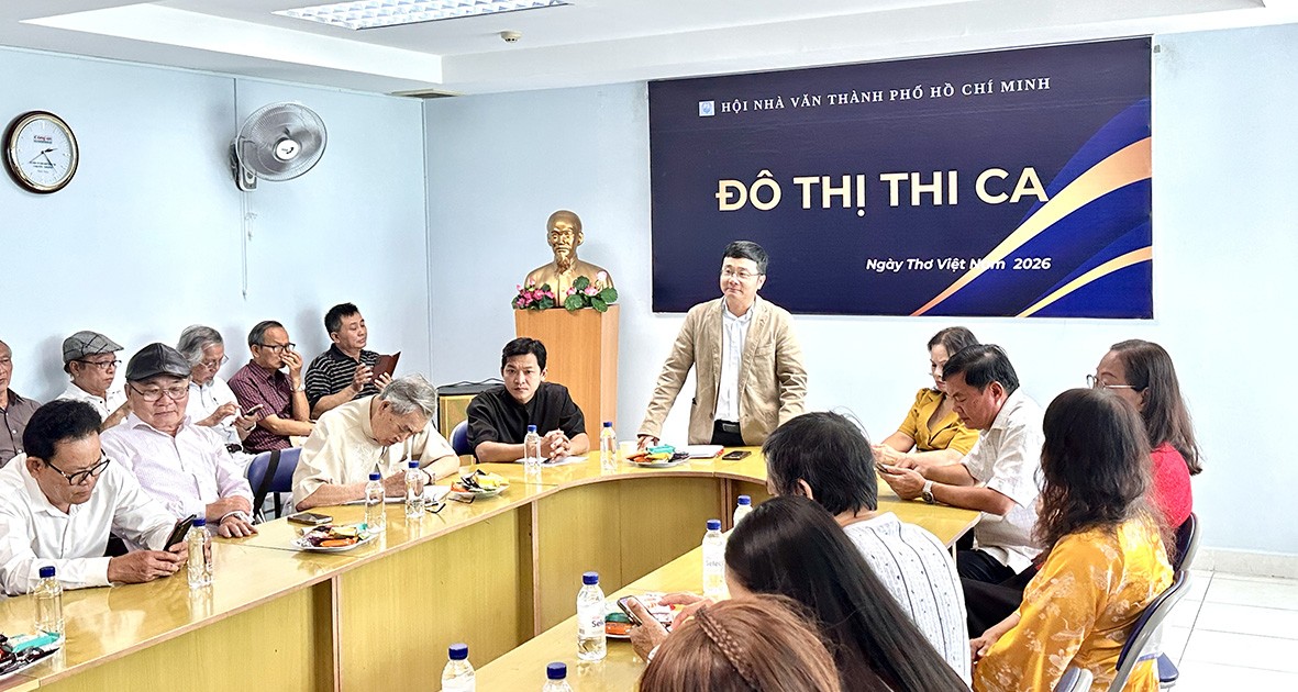 Chủ tịch Quốc hội cùng các ứng cử viên Đơn vị bầu cử số 12 ĐBQH khóa XVI tiếp xúc cử tri tại TPHCM