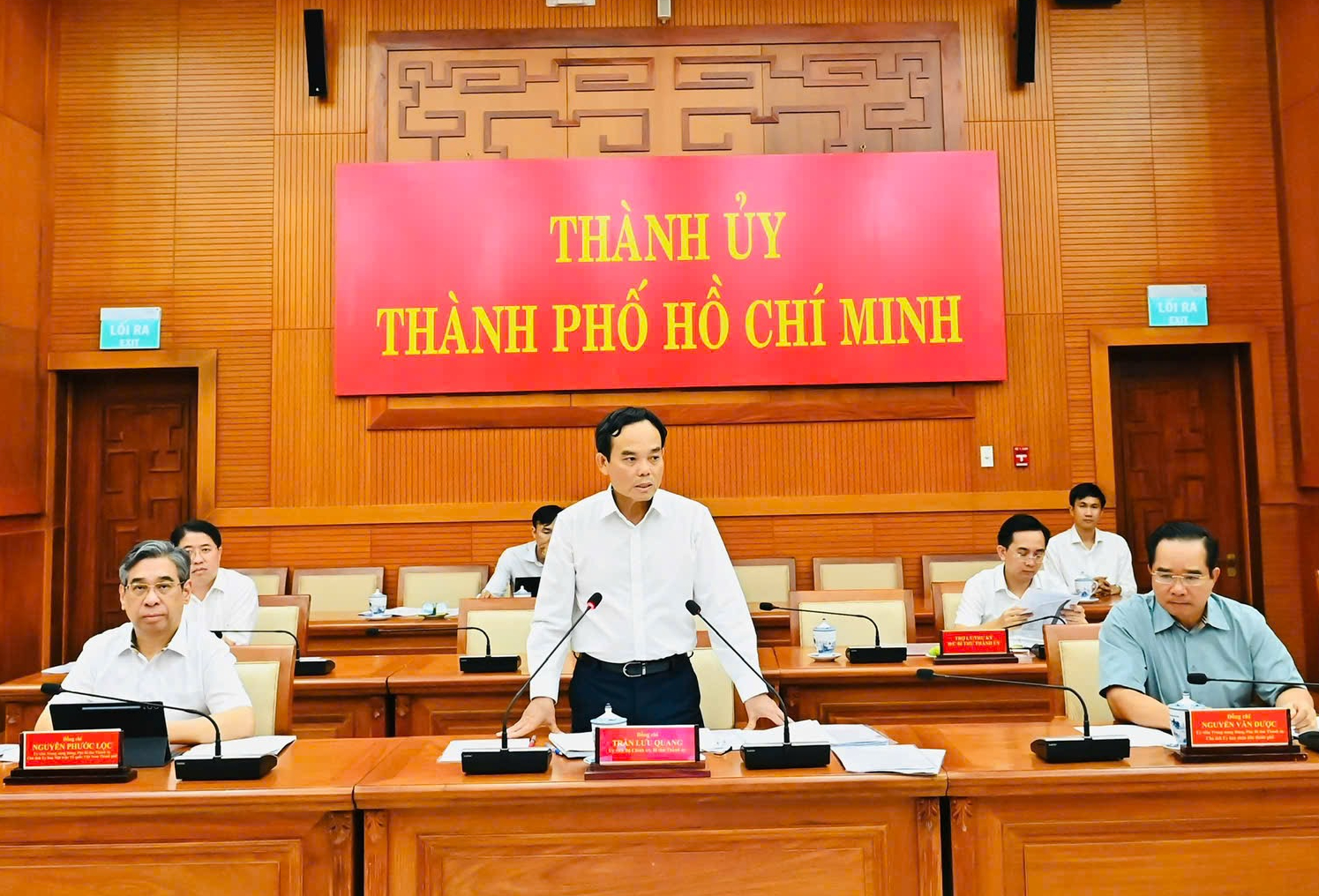 TP.HCM họp trực tuyến với 168 phường, xã, đặc khu về công tác chuẩn bị bầu cử - Ảnh 1.