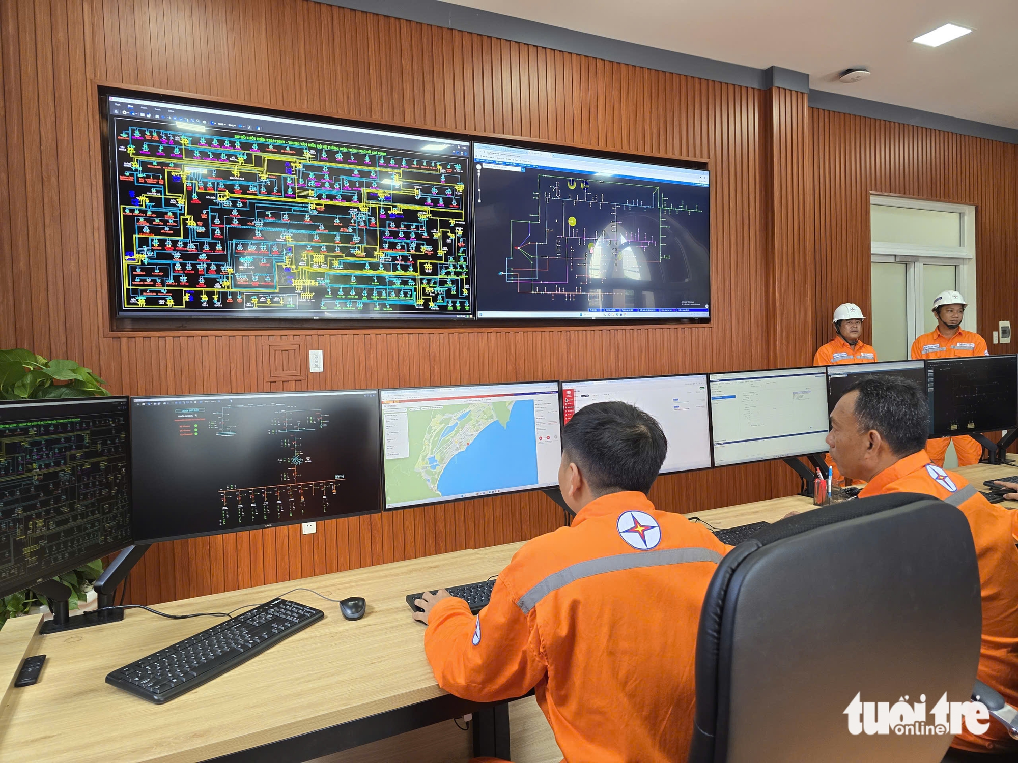 TP.HCM đôn đốc triển khai loạt dự án điện, yêu cầu rút ngắn tiến độ 3 - 6 tháng - Ảnh 1.