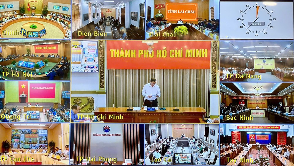 Lãnh đạo TPHCM báo cáo tại phiên họp Chính phủ thường kỳ tháng 2, trực tuyến với các địa phương. Ảnh: VIẾT CHUNG