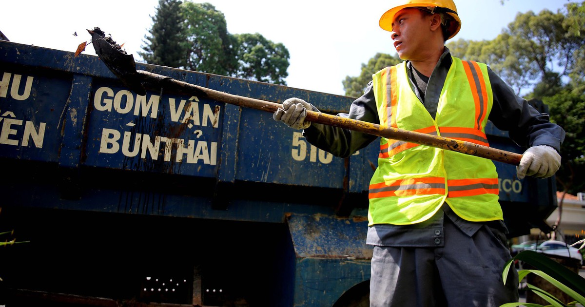 TP.HCM: Phân cấp cho phường, xã chủ động sửa đường, nạo vét cống