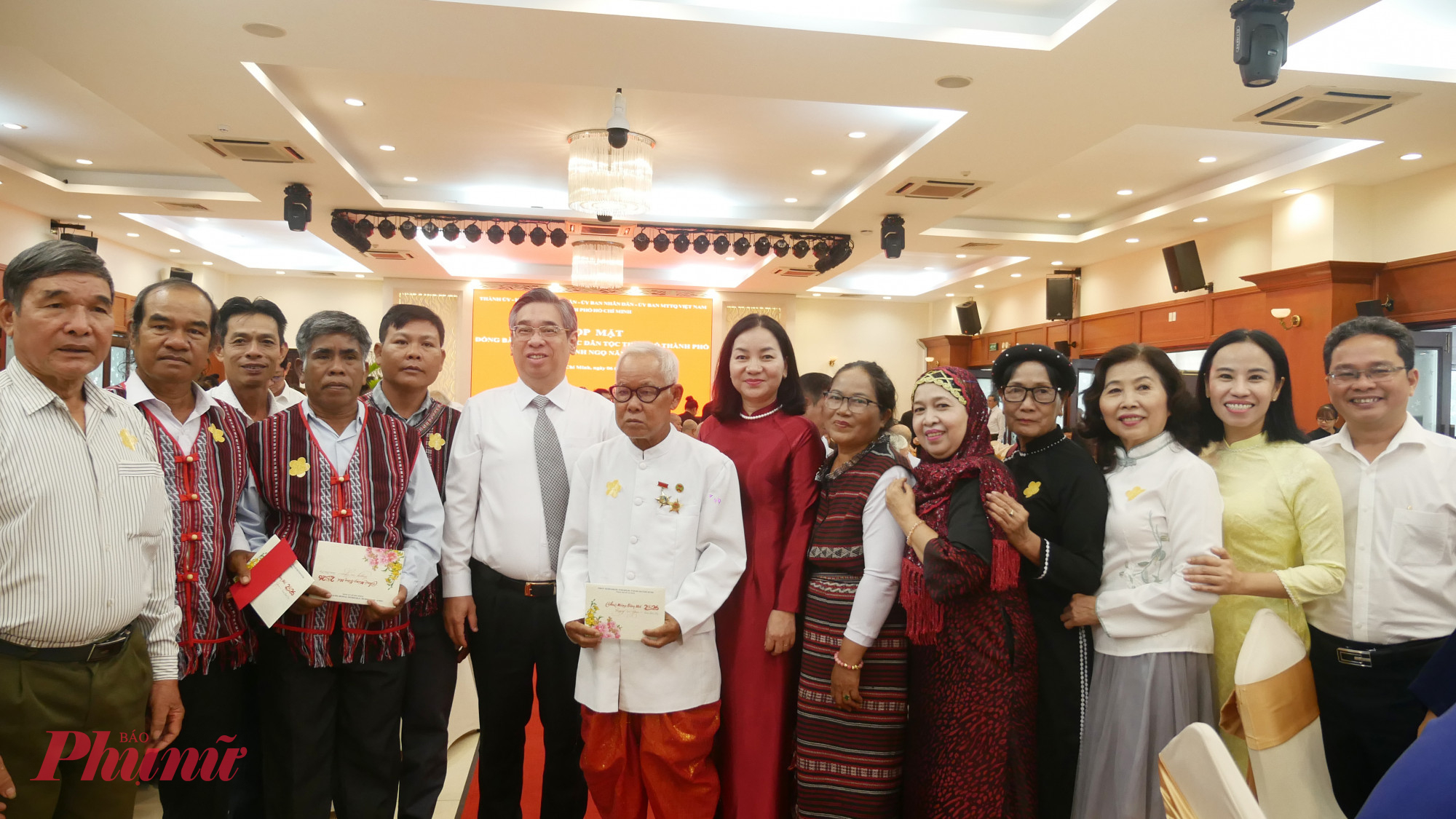  Thành ủy, HĐND, UBND, Ủy ban MTTQ TPHCM tổ chức chương trình họp mặt đồng bào tiêu biểu các dân tộc thiểu số thành phố