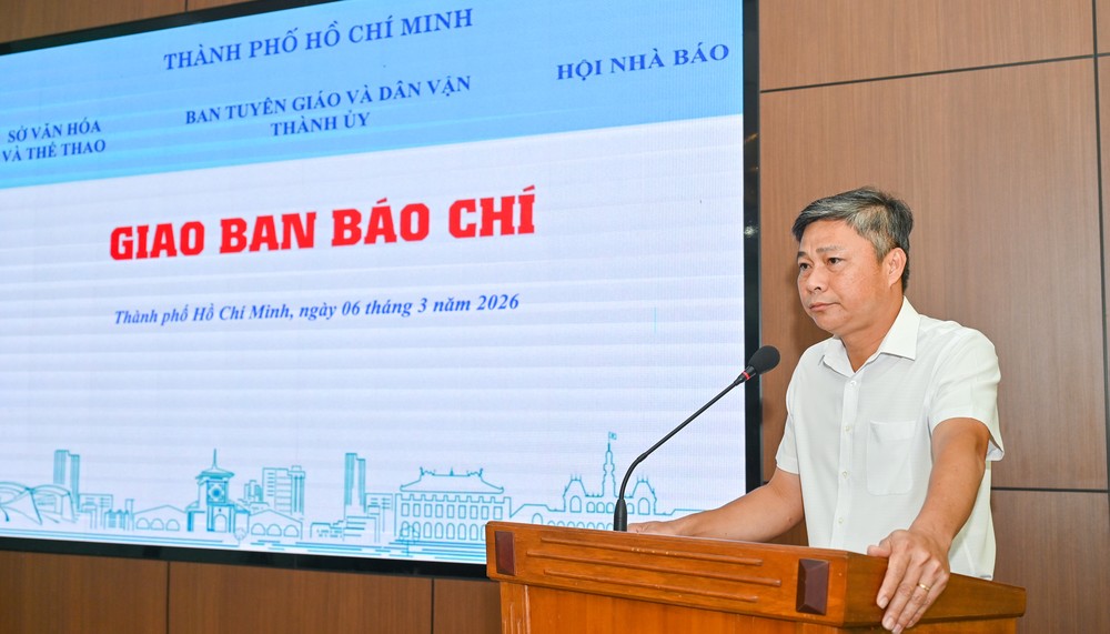 Đại tá Nguyễn Hải Phước, Trưởng phòng An ninh chính trị nội bộ, Công an TPHCM thông tin tại cuộc họp.jpg