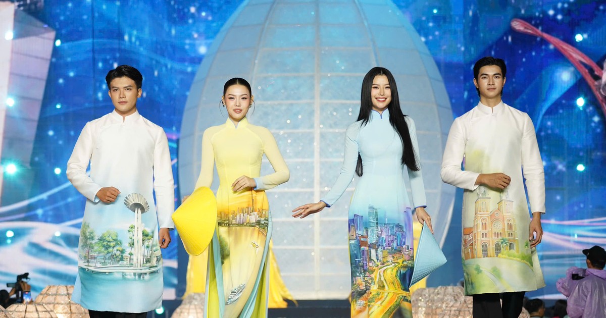 Ngắm hàng trăm bộ áo dài khoe sắc trong đêm khai mạc Lễ hội Áo dài TP.HCM