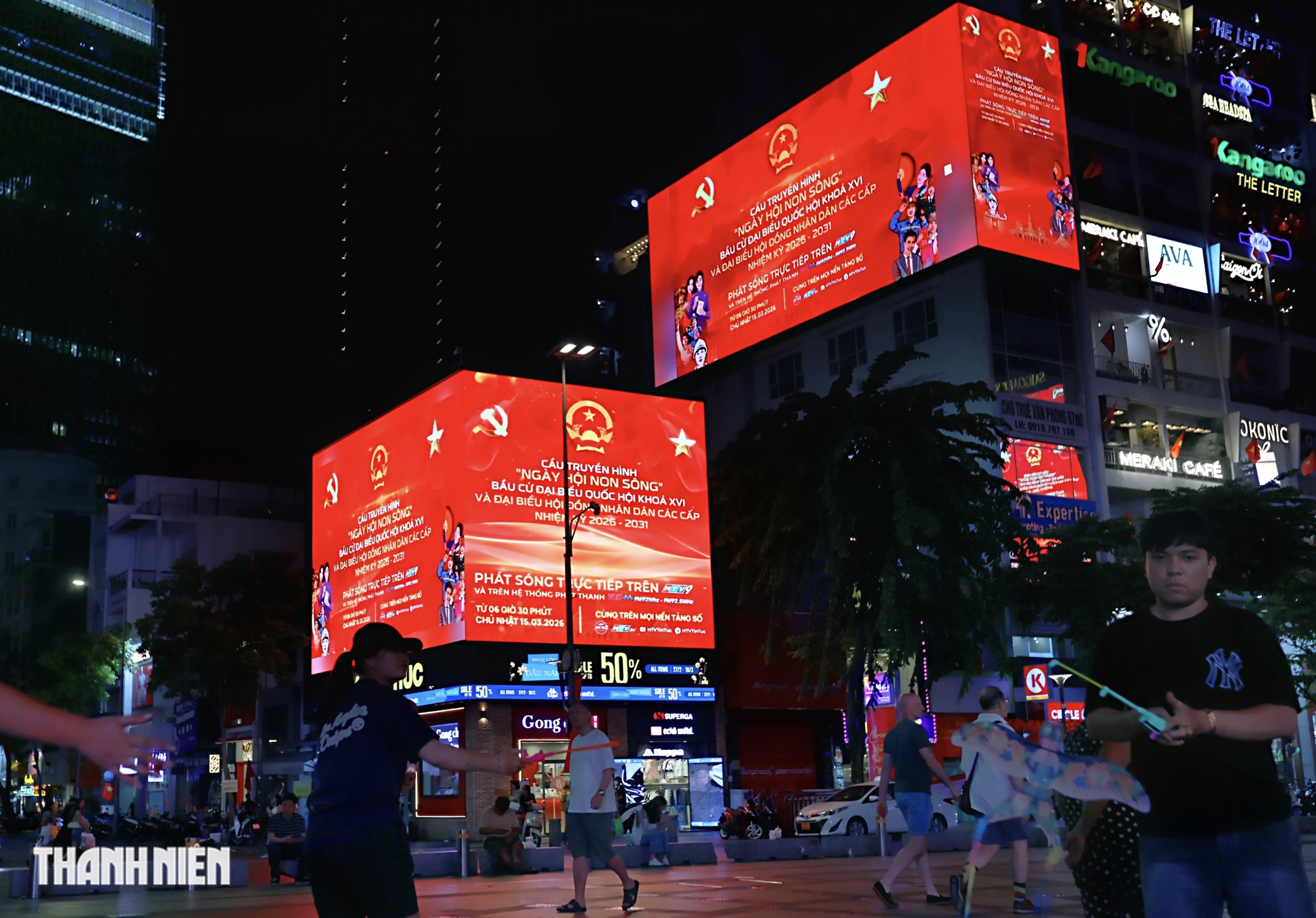 Bầu cử Quốc hội 2026: TP . HCM rực rỡ cờ hoa chào mừng ngày hội toàn dân - Ảnh 10.