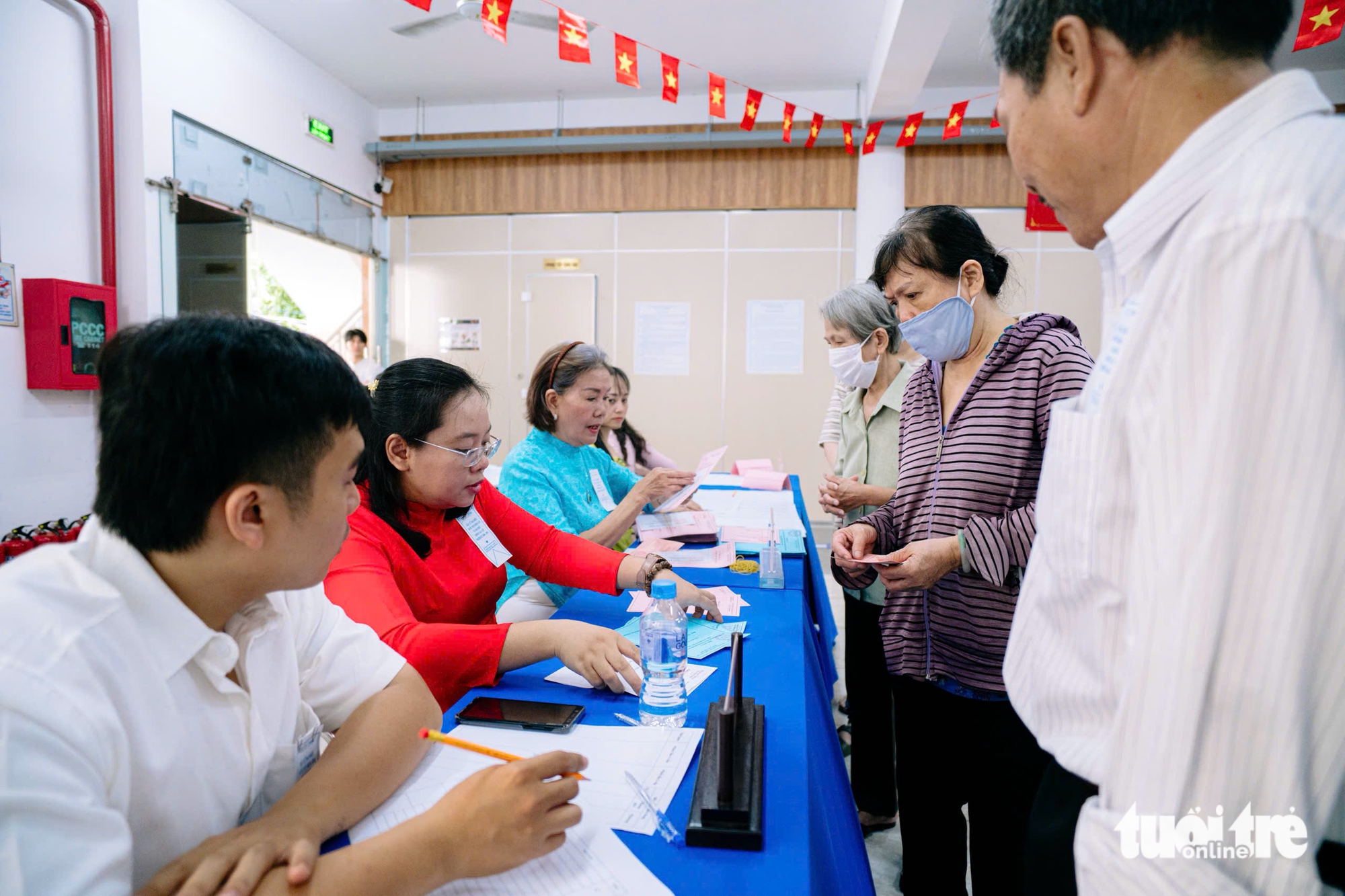 Hơn 9,6 triệu cử tri TP.HCM đi bầu cử từ phố phường đến đảo xa - Ảnh 13. bầu cử - Ảnh 16.