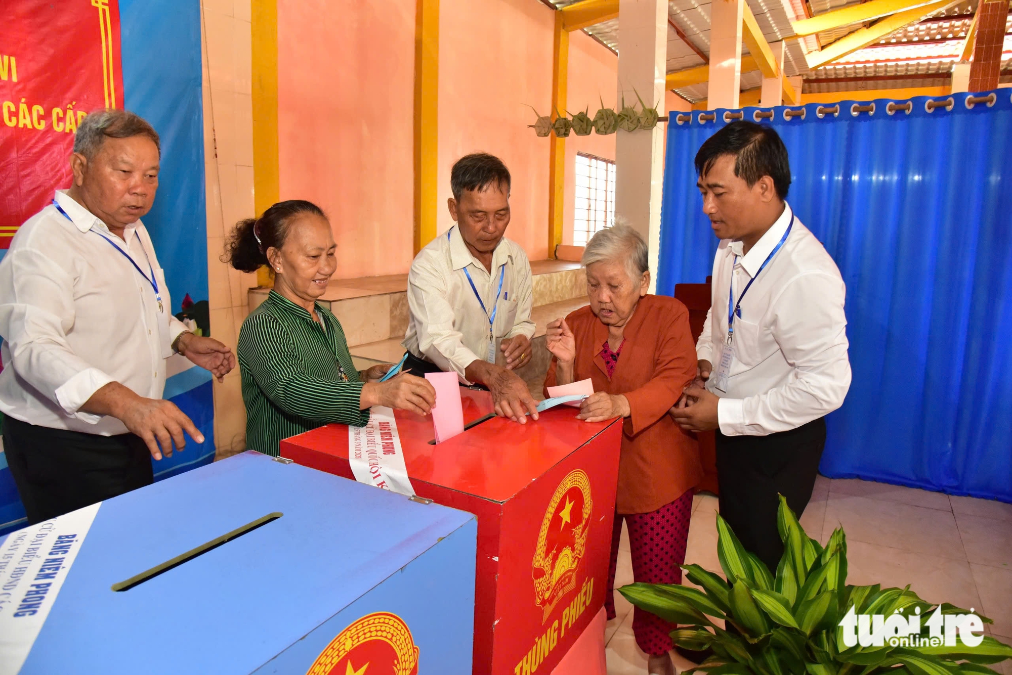 Hơn 9,6 triệu cử tri TP.HCM đi bầu cử từ phố phường đến đảo xa - Ảnh 16. bầu cử - Ảnh 19.