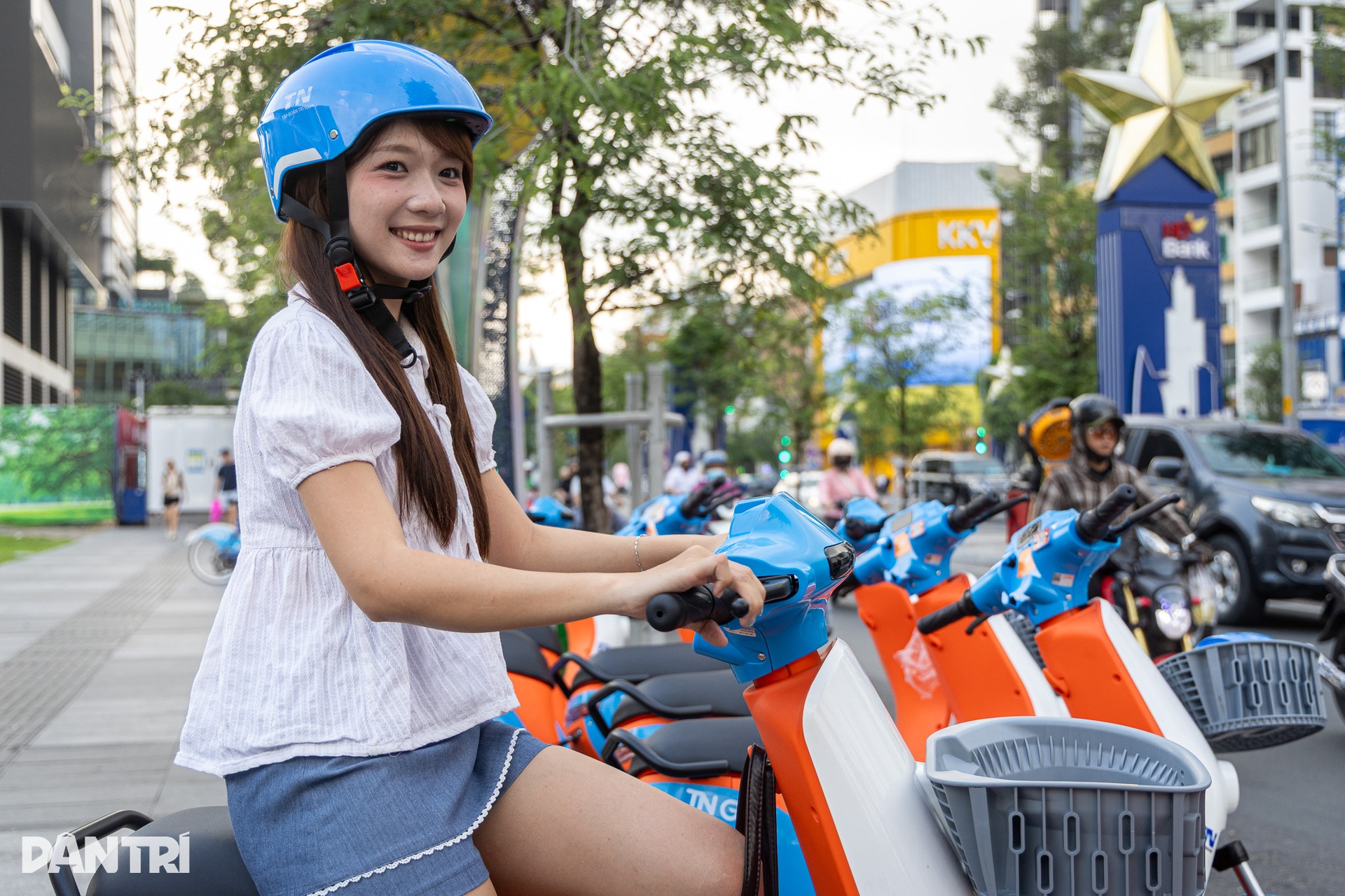 Xe đạp điện công cộng thu hút người dân trải nghiệm ở trung tâm TPHCM - 6