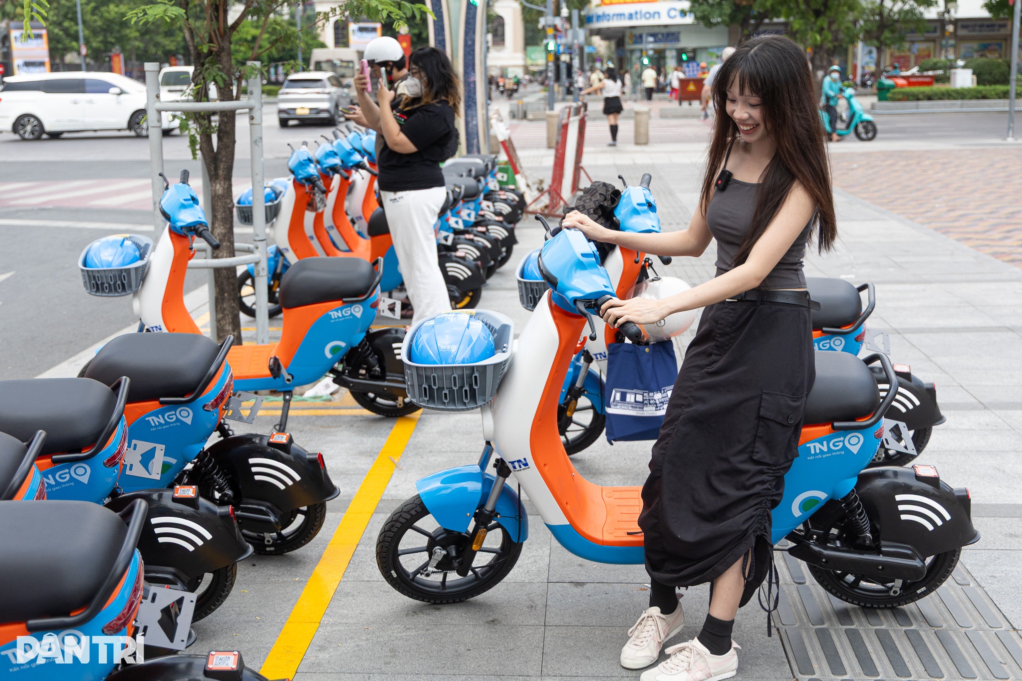 Xe đạp điện công cộng thu hút người dân trải nghiệm ở trung tâm TPHCM - 7