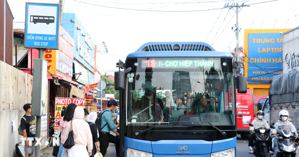 TP Hồ Chí Minh: Giao thông công cộng tăng sức hút trước biến động giá nhiên liệu