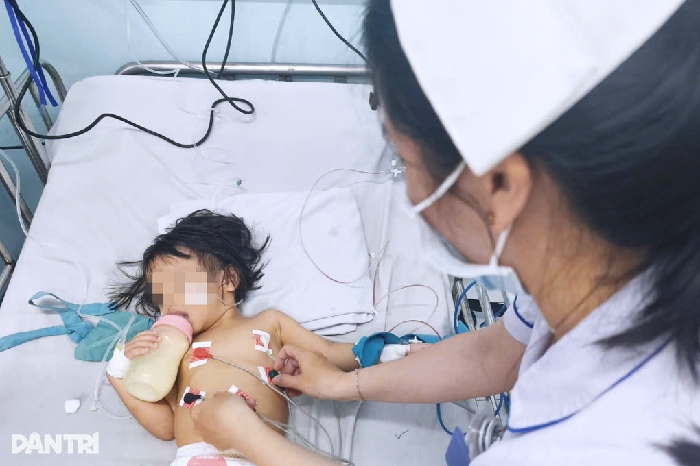 Bệnh tay chân miệng tăng báo động ở TPHCM: Cảnh báo lầm tưởng nguy hiểm - 1