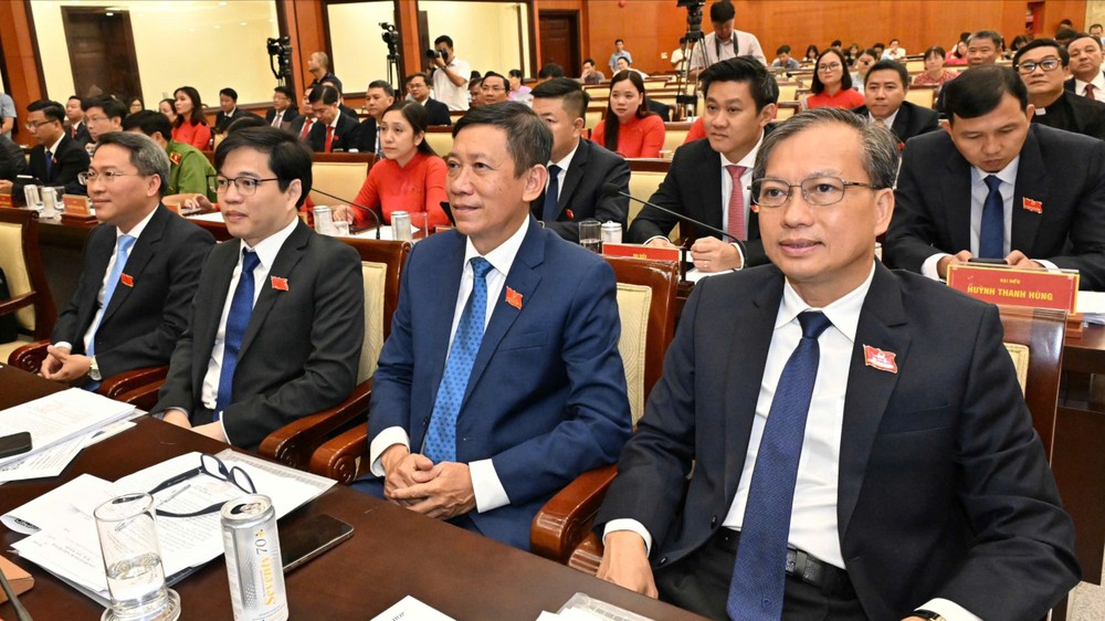 Đại đại biểu dự kỳ họp. Ảnh: VIỆT DŨNG z7671918163157_4c32dd20a090d98f9104f17dee6e04e9.jpg