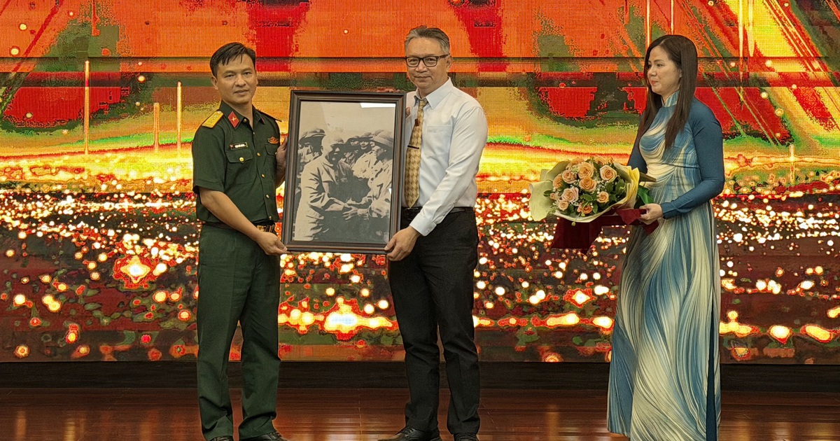 Kỷ vật 'xuyên thế kỷ' của người thợ Ba Son lần đầu trưng bày tại TP.HCM