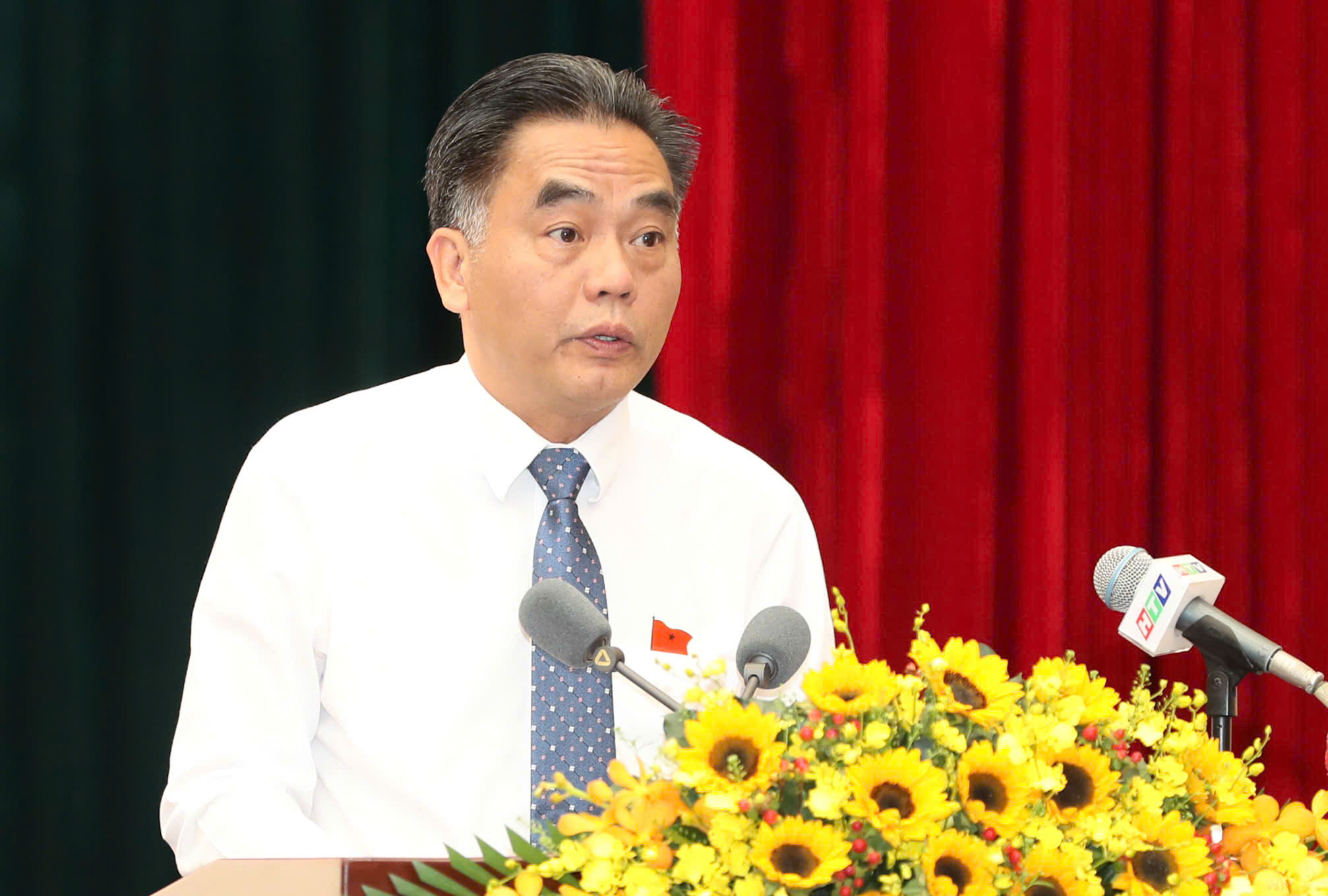 7 Phó Chủ tịch và 16 Ủy viên UBND TPHCM nhiệm kỳ mới - Ảnh 3.