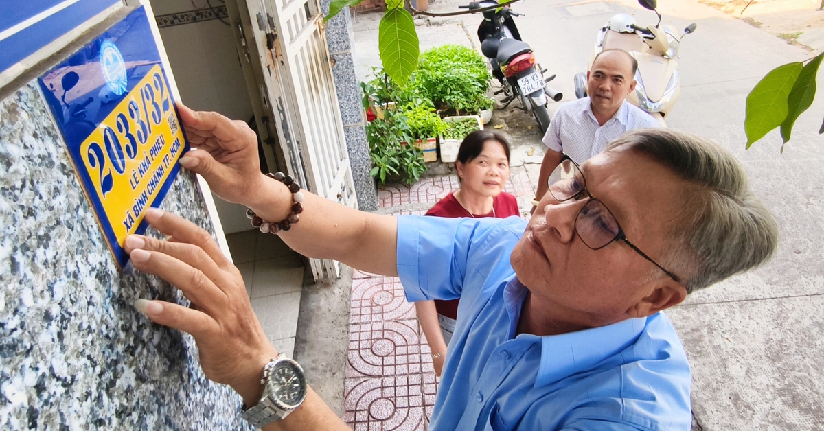 Xã Bình Chánh trao biển số nhà mới cho gần 18.000 hộ: Shipper dễ tìm, giao dịch thuận lợi hơn