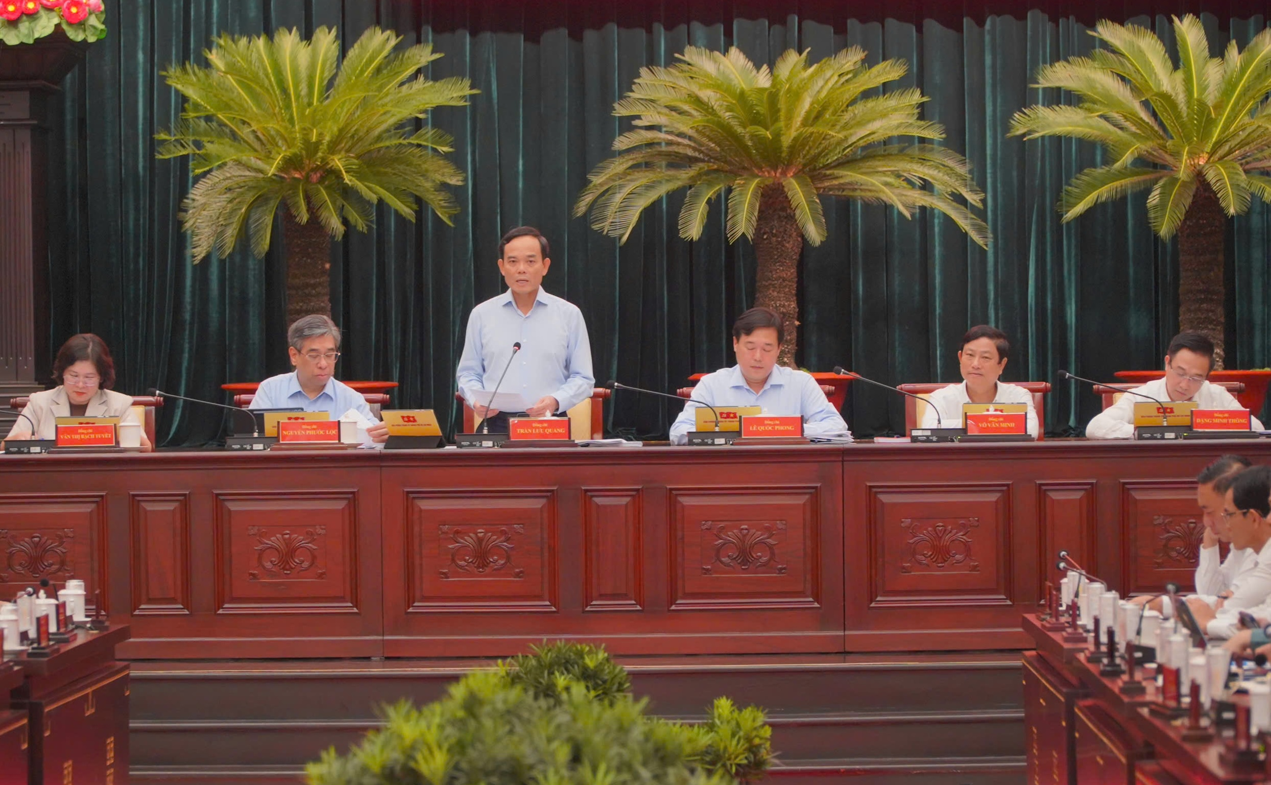 Hội nghị Thành ủy TPHCM bàn nhiều nội dung quan trọng - Ảnh 2.
