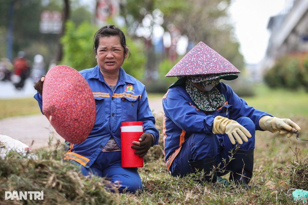 TPHCM và Nam Bộ nắng nóng gay gắt, đề phòng sốc nhiệt - 1