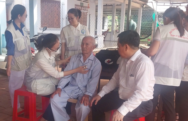 Từ hôm nay, người dân TPHCM có ‘bác sĩ gia đình’ theo dõi sức khoẻ tại nhà- Ảnh 1.