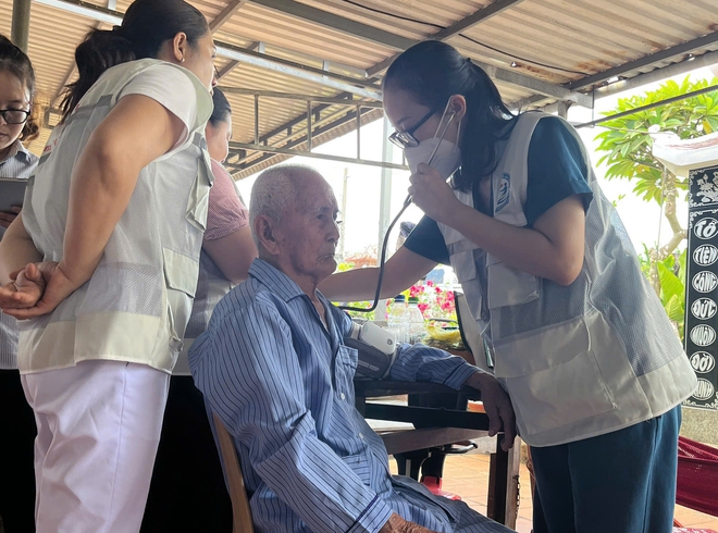 Từ hôm nay, người dân TPHCM có ‘bác sĩ gia đình’ theo dõi sức khoẻ tại nhà