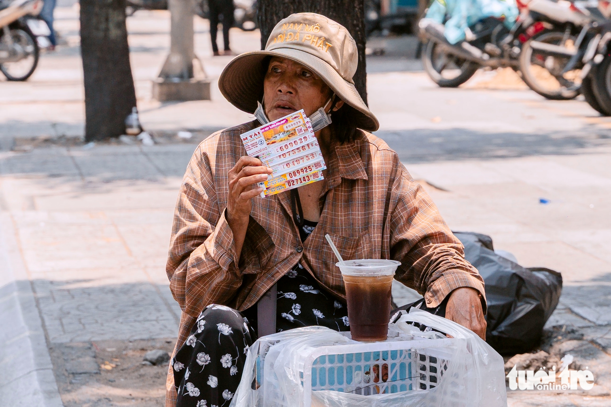 TP.HCM, Nam Bộ nóng 38 độ C, vài ngày tới có mưa giải nhiệt - Ảnh 1.