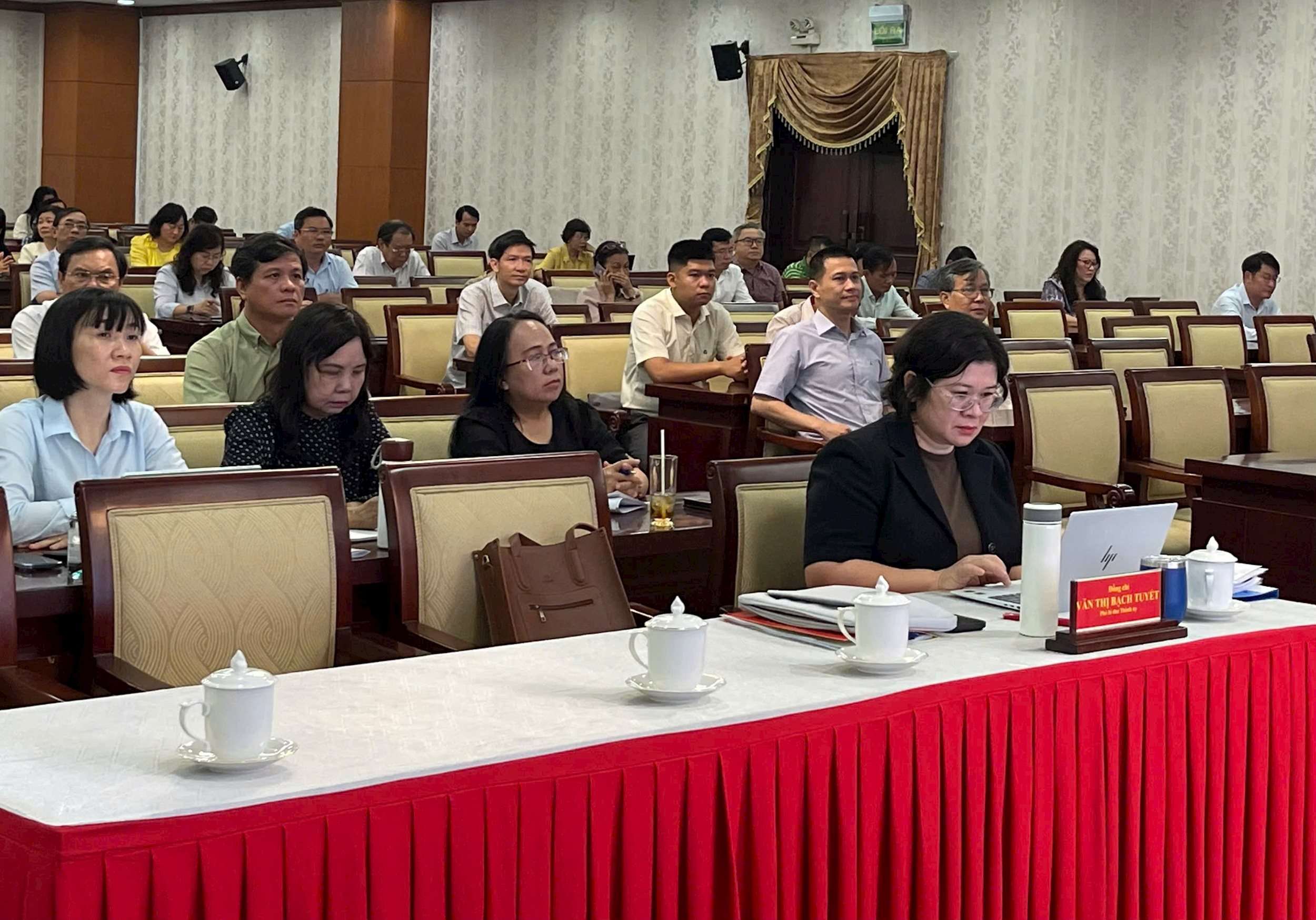 Quán triệt Nghị quyết Đại hội XIV của Đảng đến đội ngũ báo chí, văn nghệ sĩ, trí thức