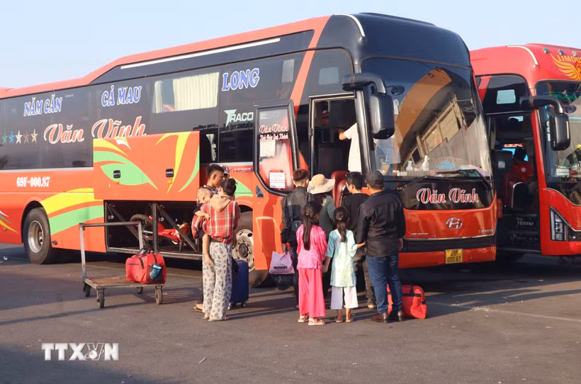 Không có phương án hoán đổi ngày làm việc để nghỉ liền 9 ngày trong dịp nghỉ lễ Giỗ Tổ Hùng Vương và nghỉ lễ 30/4, 1/5. (Ảnh: Tuấn Phi/TTXVN)