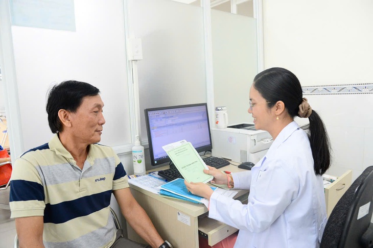 HCDC khám sức khỏe miễn phí cho lao động tự do tại TP.HCM - Ảnh 1.