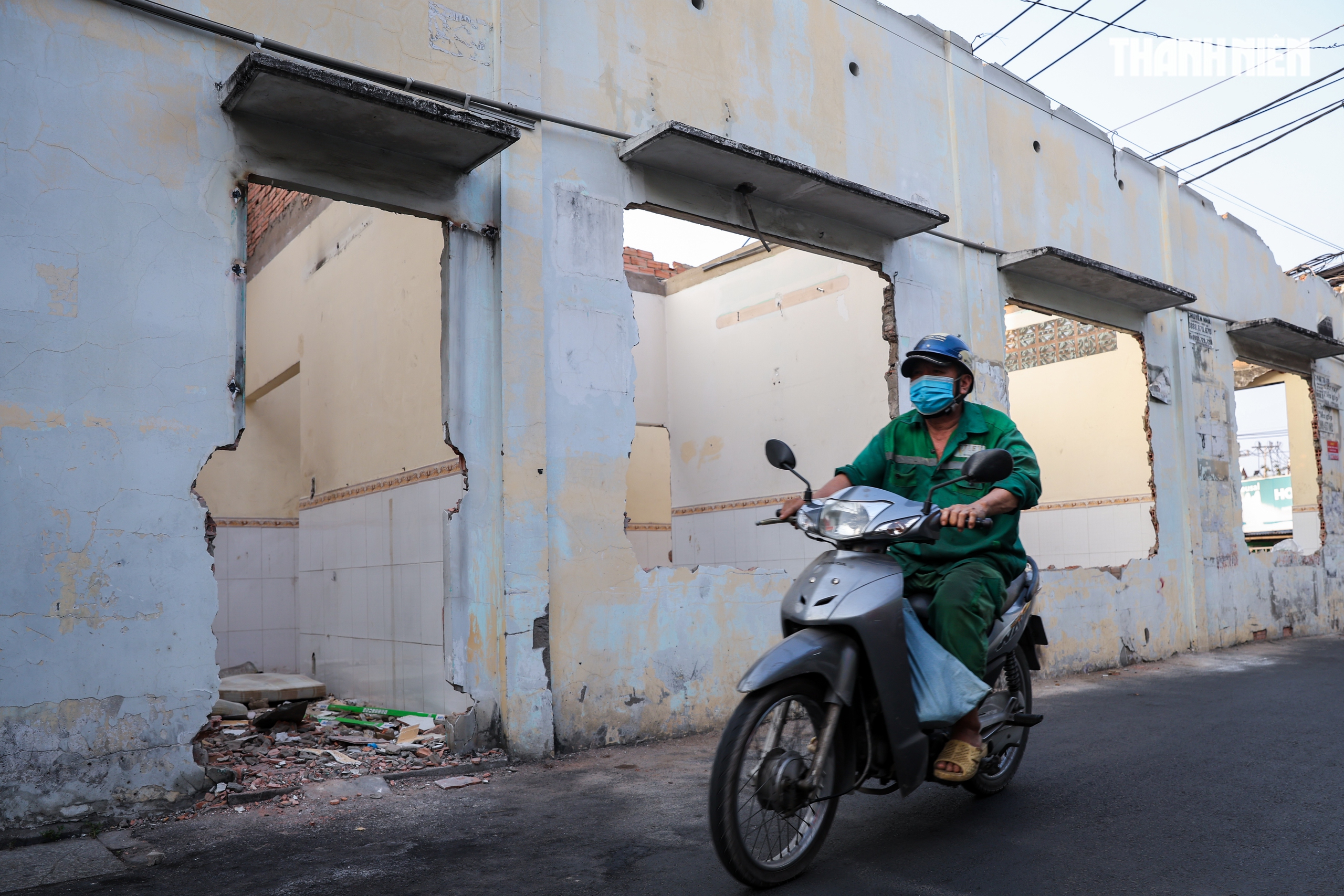 Người dân TP.HCM dỡ nhà, nhường đất mở rộng quốc lộ 13 sau nhiều lần chậm trễ - Ảnh 6.