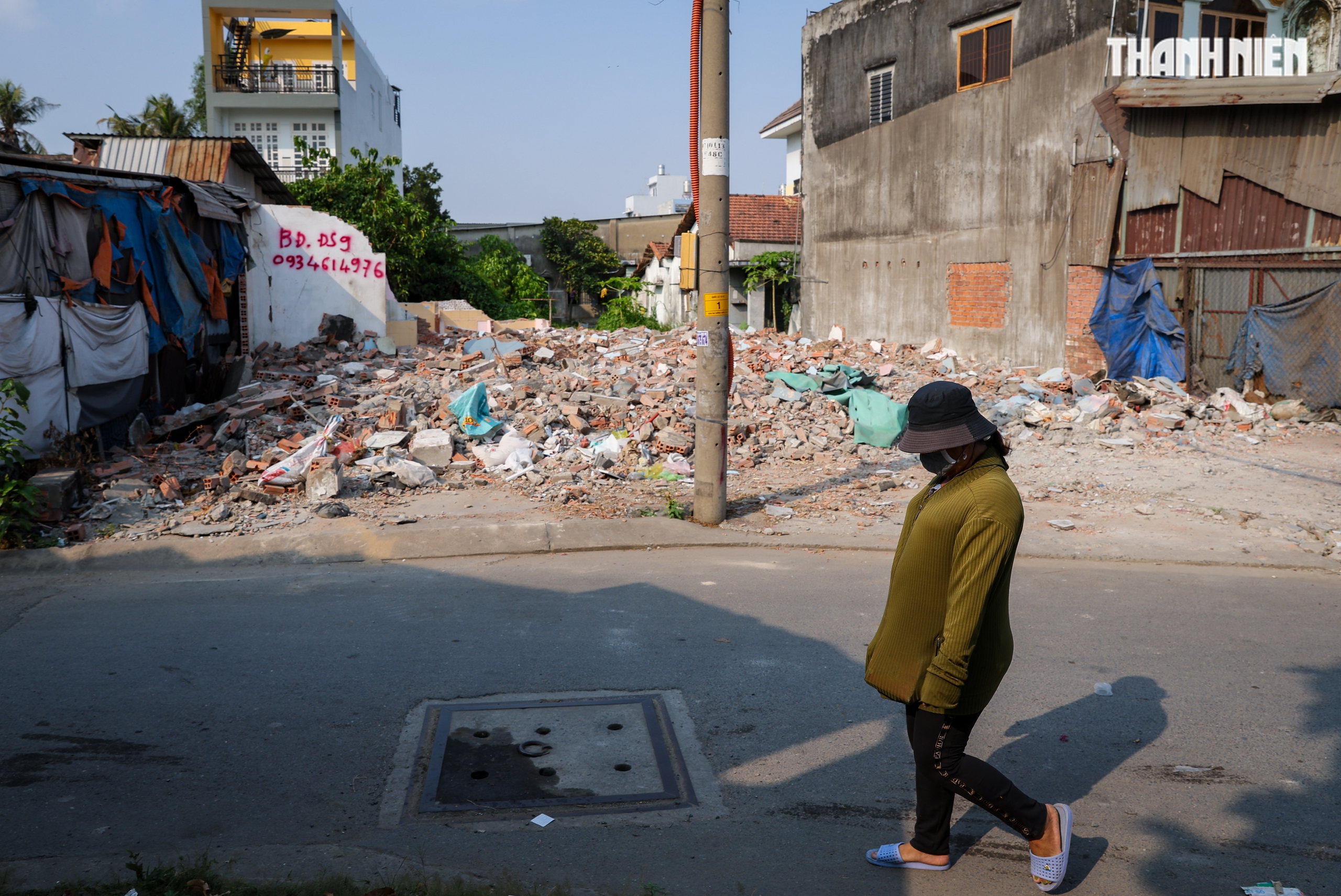 Người dân TP.HCM dỡ nhà, nhường đất mở rộng quốc lộ 13 sau nhiều lần chậm trễ - Ảnh 4.